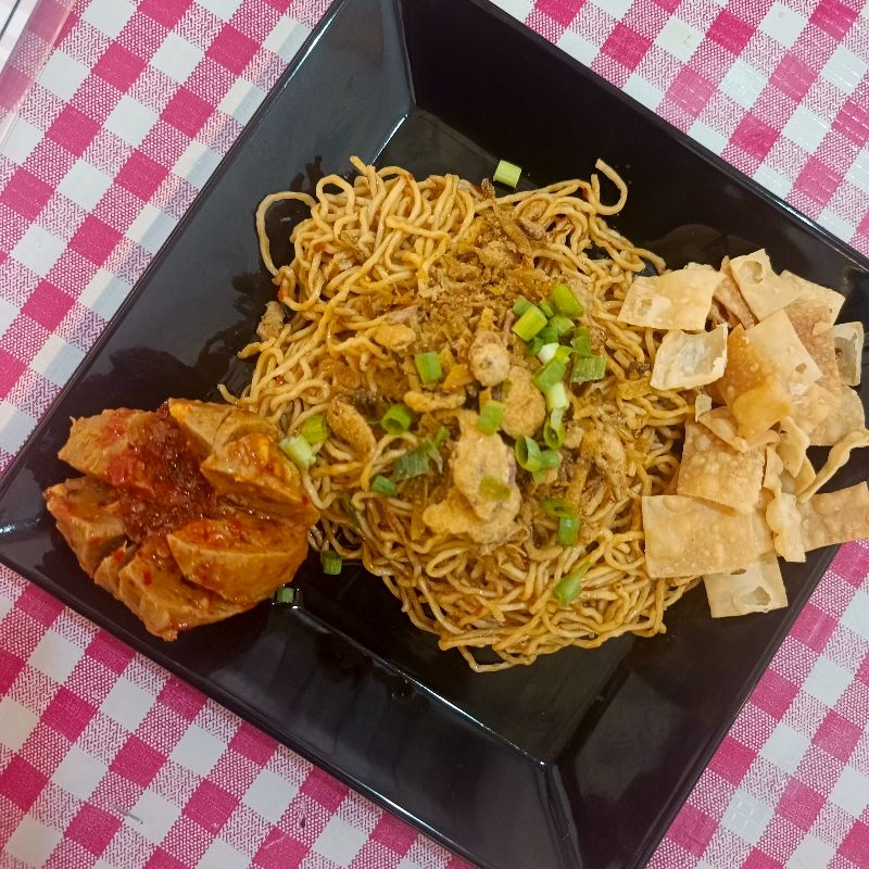 Mie Jebew Pentol Jumbo