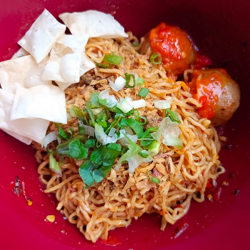 Mie Jebew Beta Pentol isi 2